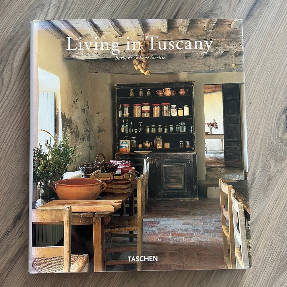 Book: Living in Tuscany. Barbara and Rene Stoeltie